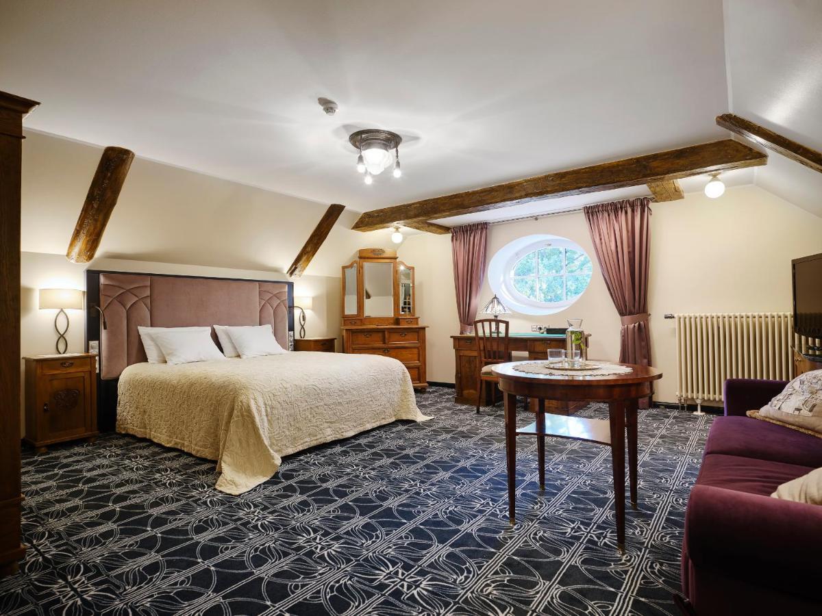 Villa Ammende Restaurant And Hotel 페르누 외부 사진
