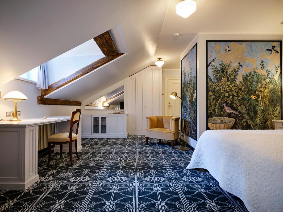 Villa Ammende Restaurant And Hotel 페르누 외부 사진 A suite at the Hotel de Ville