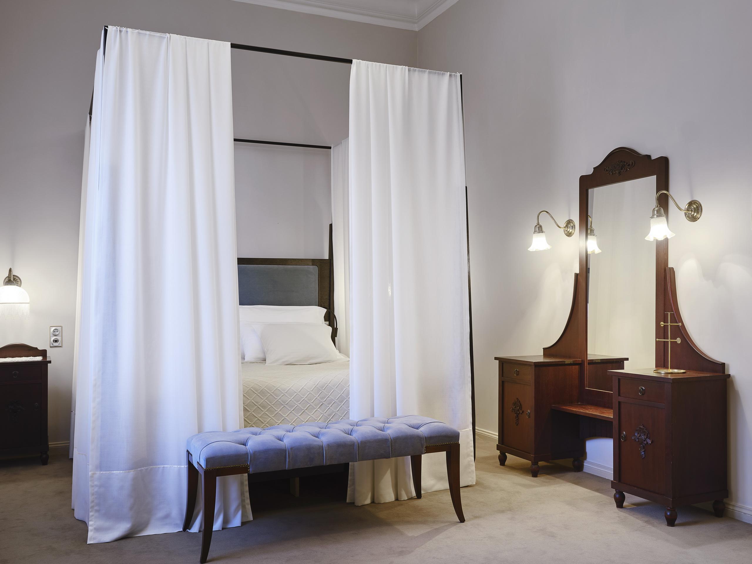 Villa Ammende Restaurant And Hotel 페르누 외부 사진 A bedroom at the hotel
