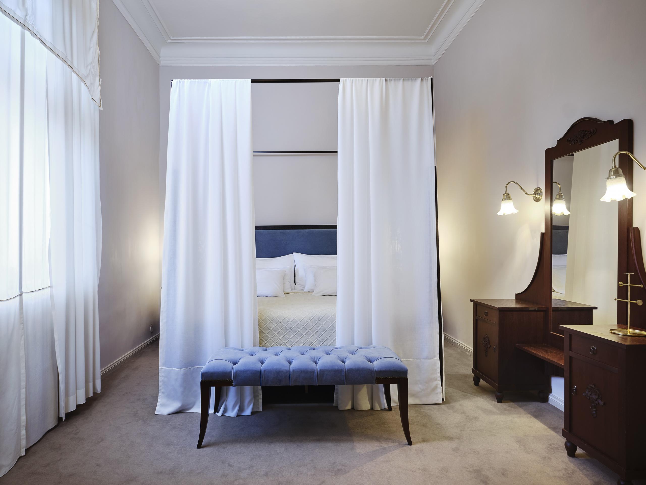 Villa Ammende Restaurant And Hotel 페르누 외부 사진 A bedroom at the hotel