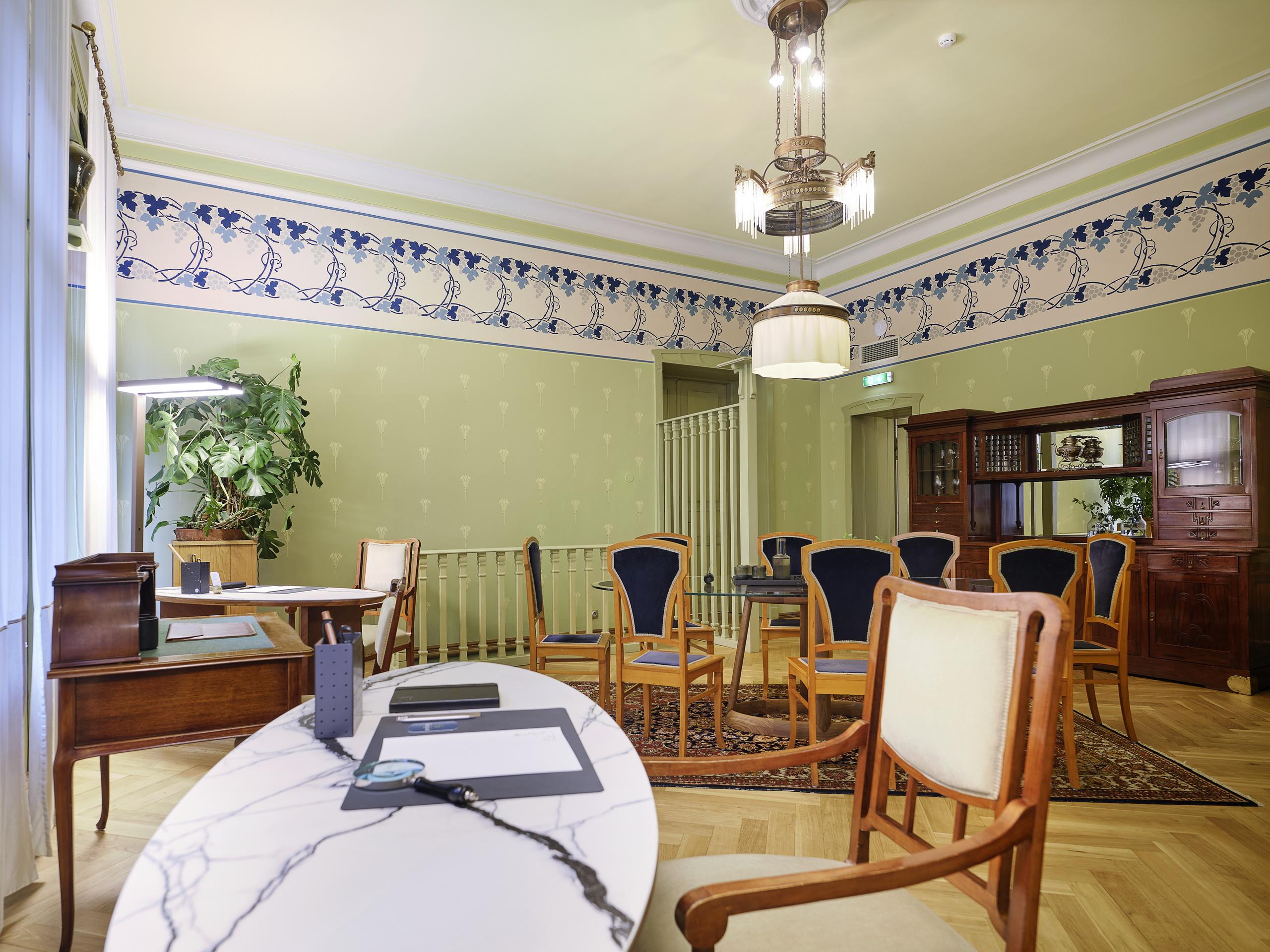 Villa Ammende Restaurant And Hotel 페르누 외부 사진 The interior of the Green Salon